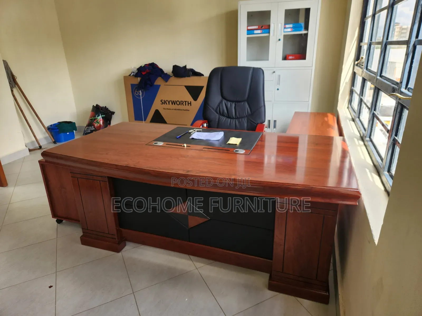 1.8M Executive Office Desk – Modern Wooden Executive Desk