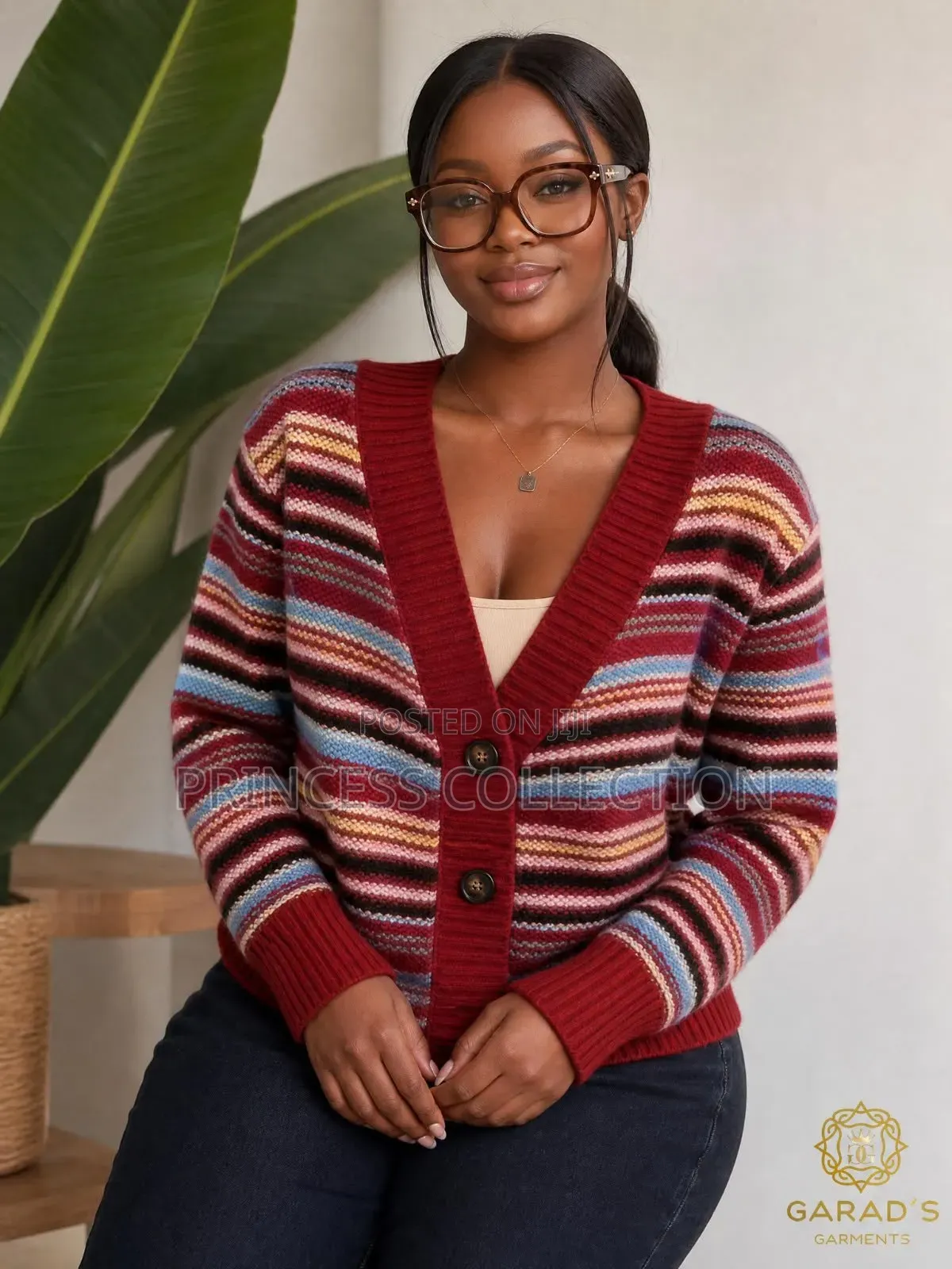 Cute Warm Sweater With a Collar