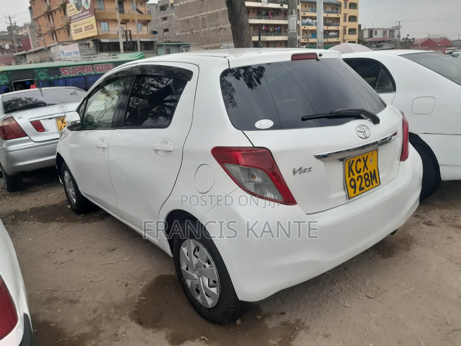 Toyota Vitz 2011 White