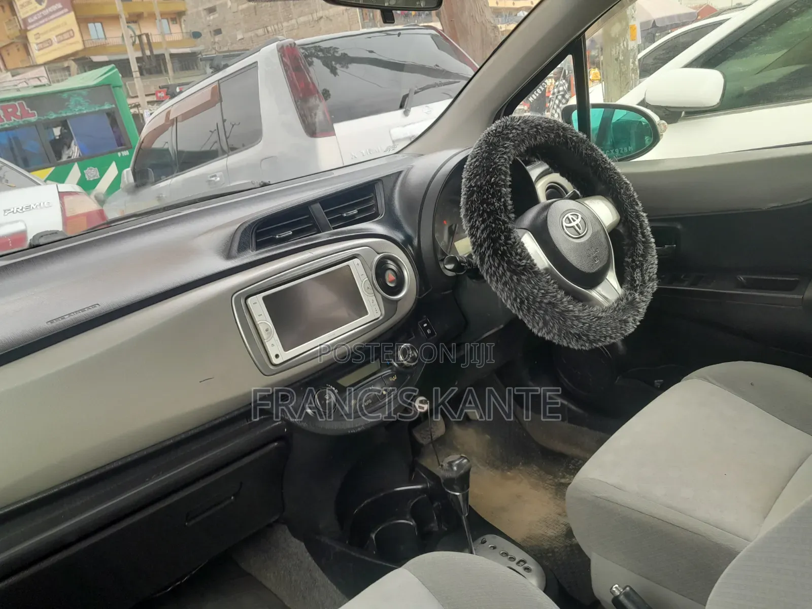 Toyota Vitz 2011 White