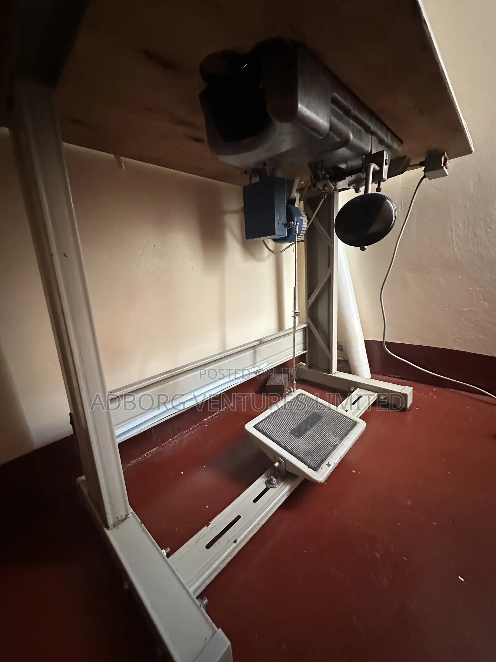 JUKI DDL-8100e Tailoring Machine