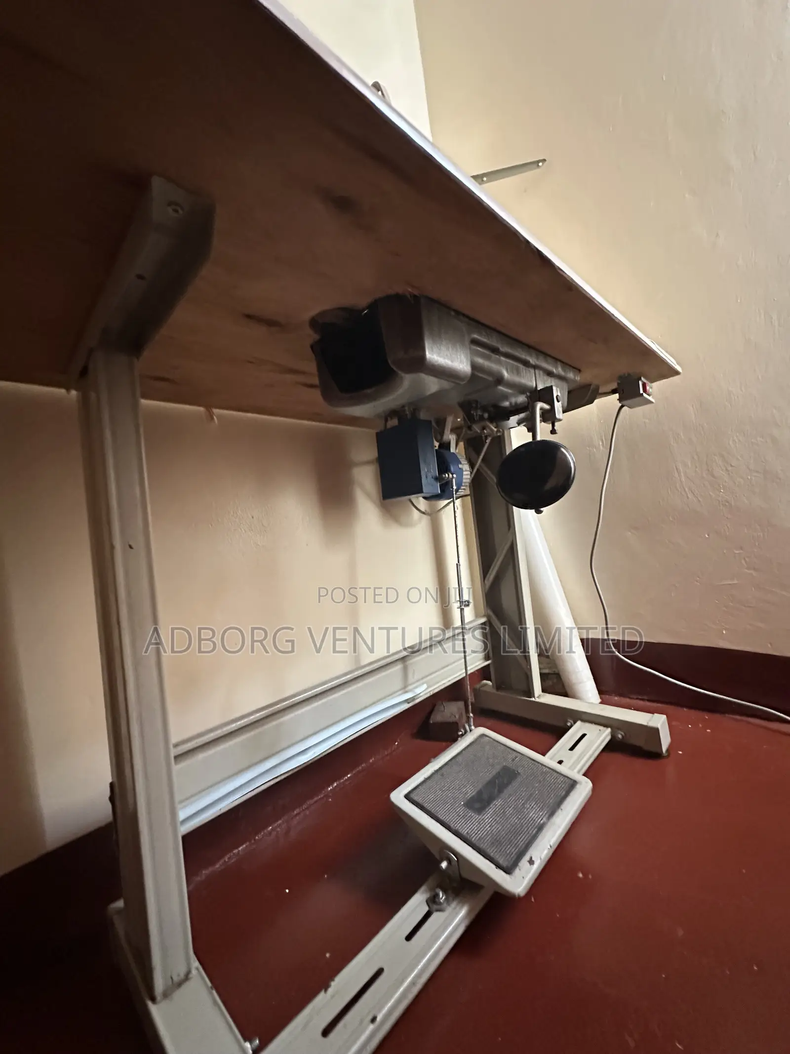 JUKI DDL-8100e Tailoring Machine