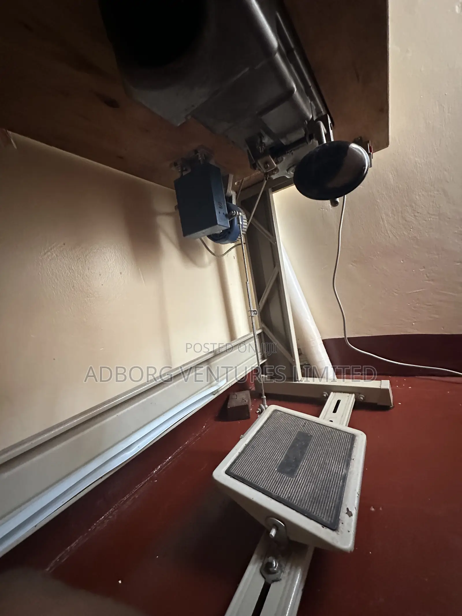 JUKI DDL-8100e Tailoring Machine