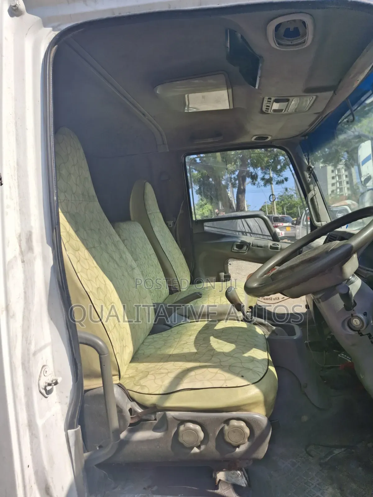 Mitsubishi Fuso Fighter Clean 2005 White