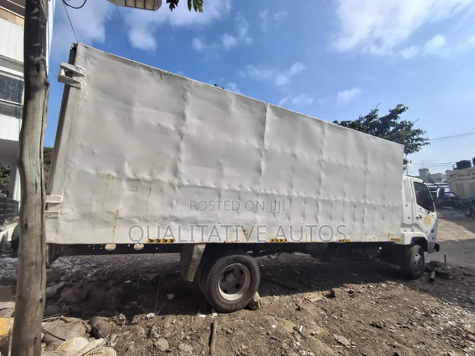 Mitsubishi Fuso Fighter Clean 2005 White