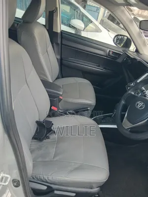 Toyota Corolla Fielder 2017 Silver