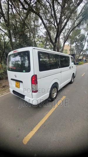 Toyota HiAce 2015 White