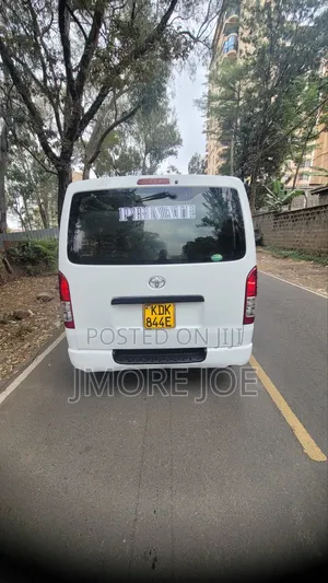 Toyota HiAce 2015 White