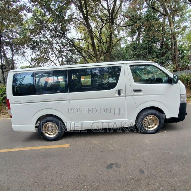 Toyota HiAce 2016 White - thumbnail 8