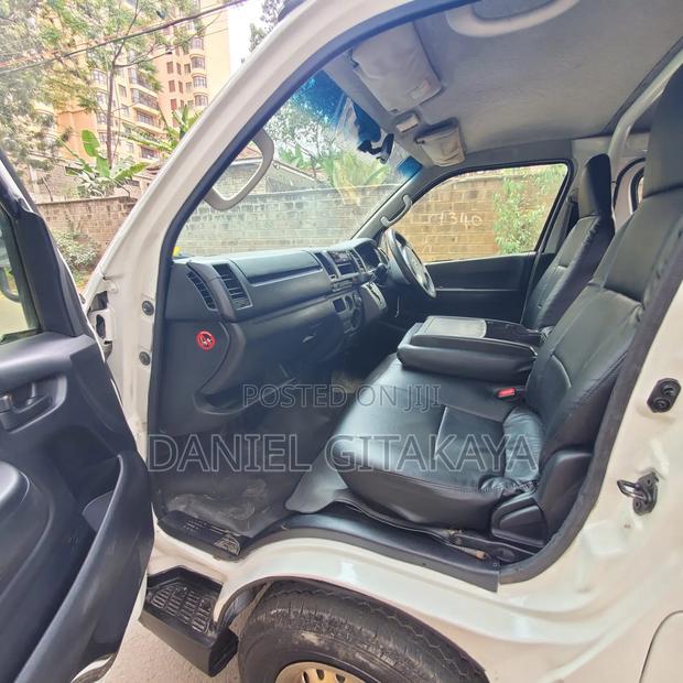 Toyota HiAce 2016 White - thumbnail 10