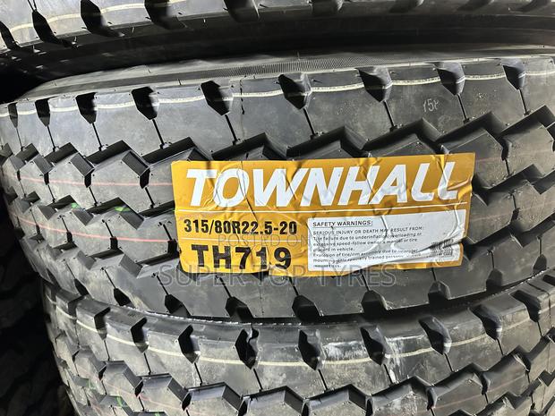 315/80r22.5. Townhall