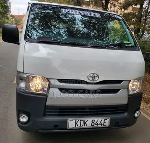 Toyota HiAce 2015 White