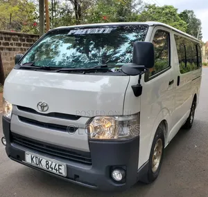 Toyota HiAce 2015 White