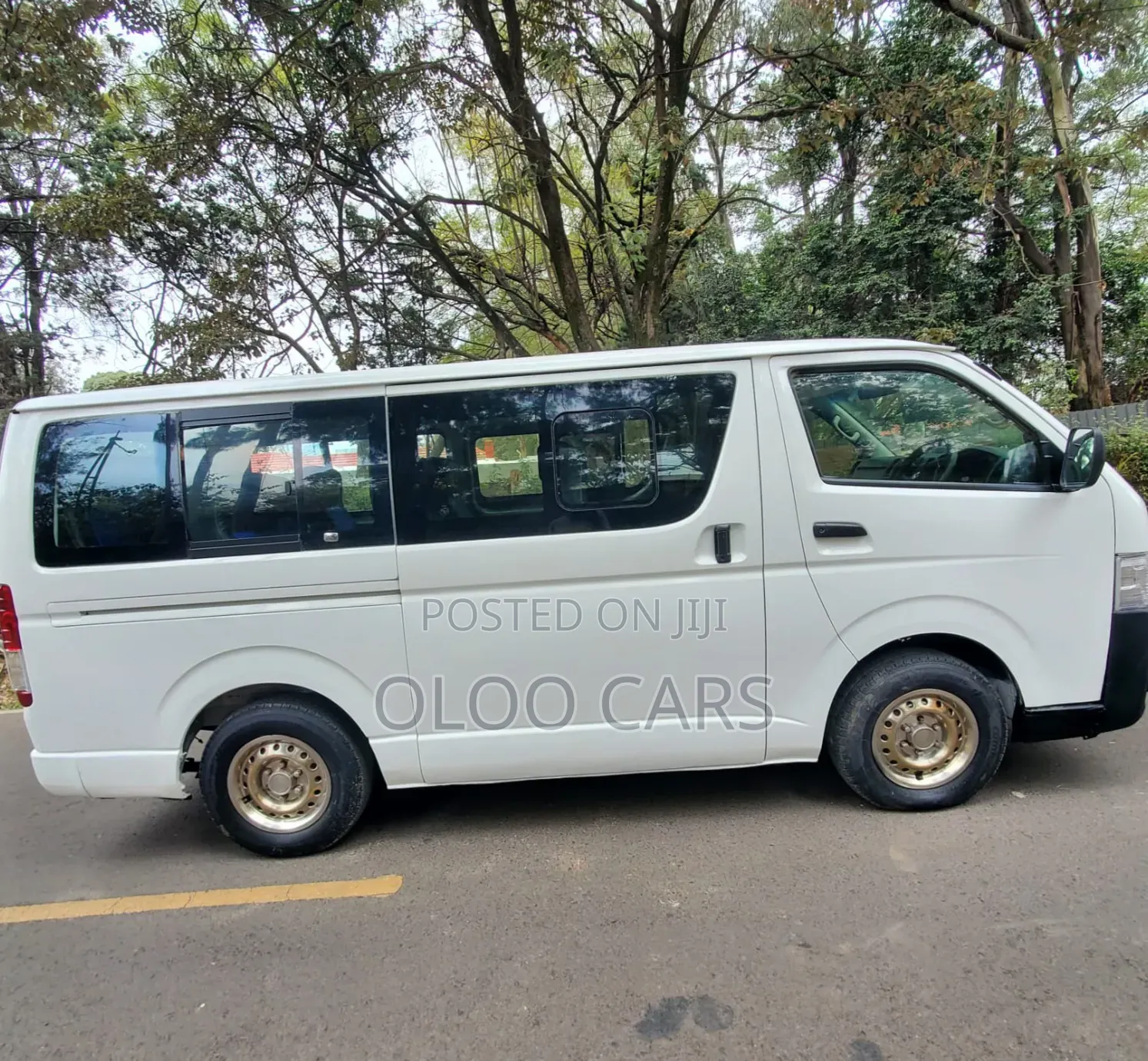 Toyota HiAce 2015 White