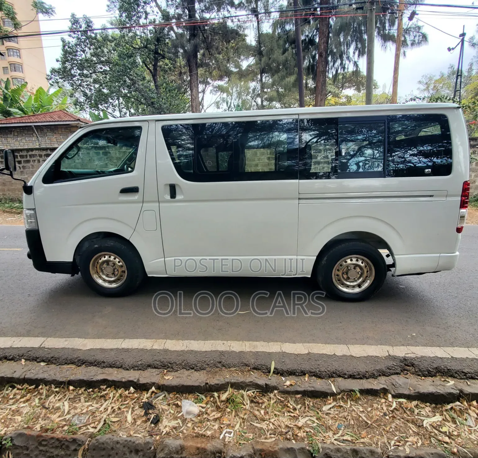 Toyota HiAce 2015 White