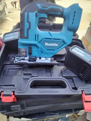 Lithium 96V Makita Electric Curve Saw