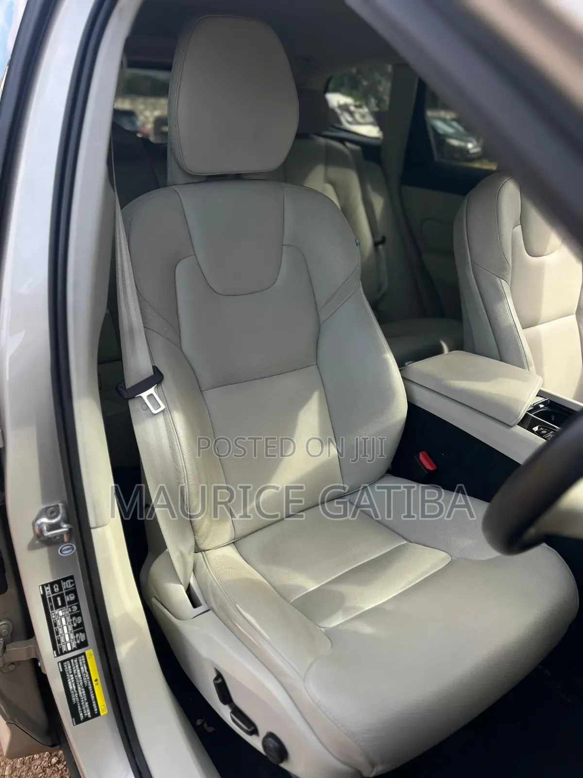 Volvo XC60 2019 Gold