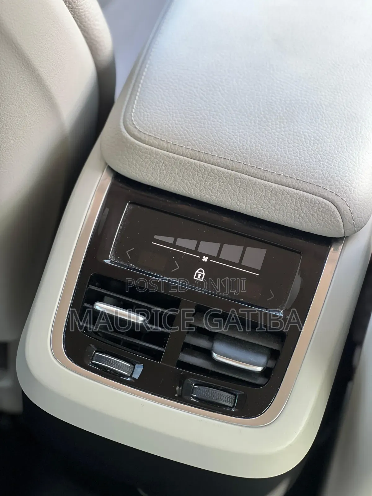 Volvo XC60 2019 Gold