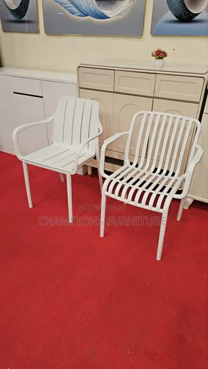 Modern Heavy Duty Plastic Chair