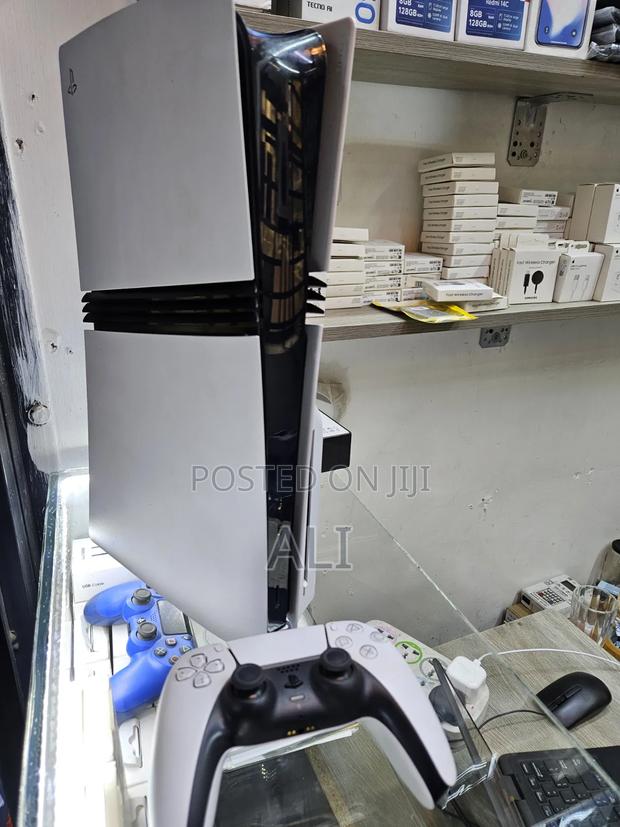 Pre-Owned PS5 Pro With Disc Drive - main view