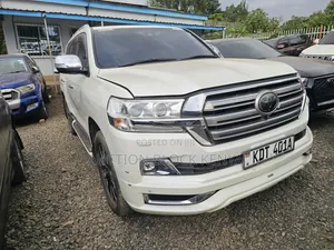Toyota Land Cruiser 2018 White