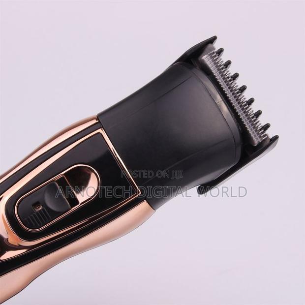 3-in-1 Rechargeable Shaver and Trimmer Set - thumbnail 4
