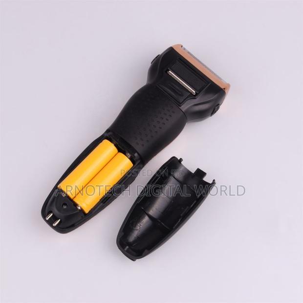 3-in-1 Rechargeable Shaver and Trimmer Set - thumbnail 6
