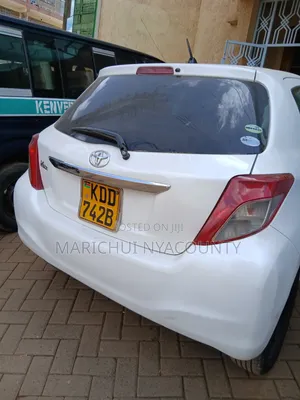 Toyota Vitz 2014 Pearl