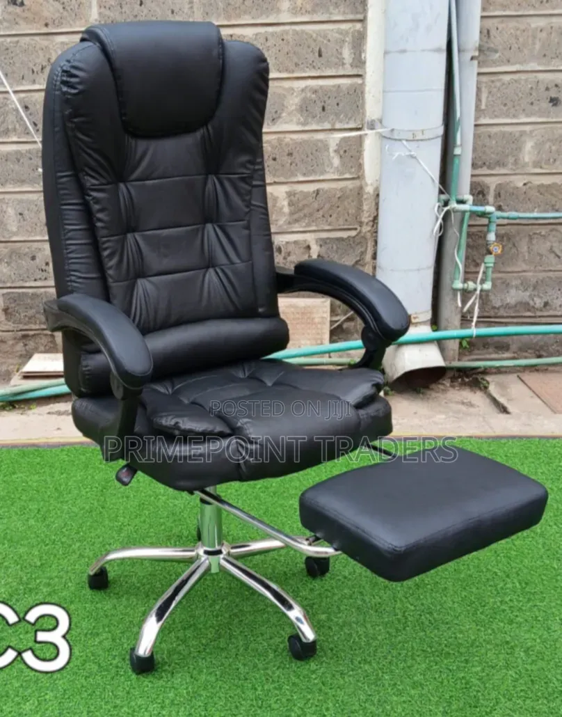Luxury Managerial Boss Executive Office Chair With Retractable Footres