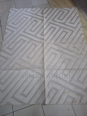 American Carpet Size 5 by 8
