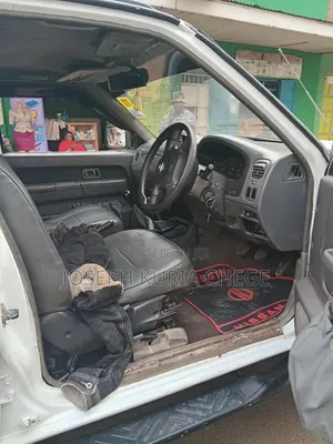 Nissan Hardbody 2002 White
