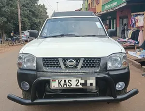 Nissan Hardbody 2002 White