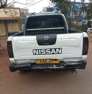 Nissan Hardbody 2002 White