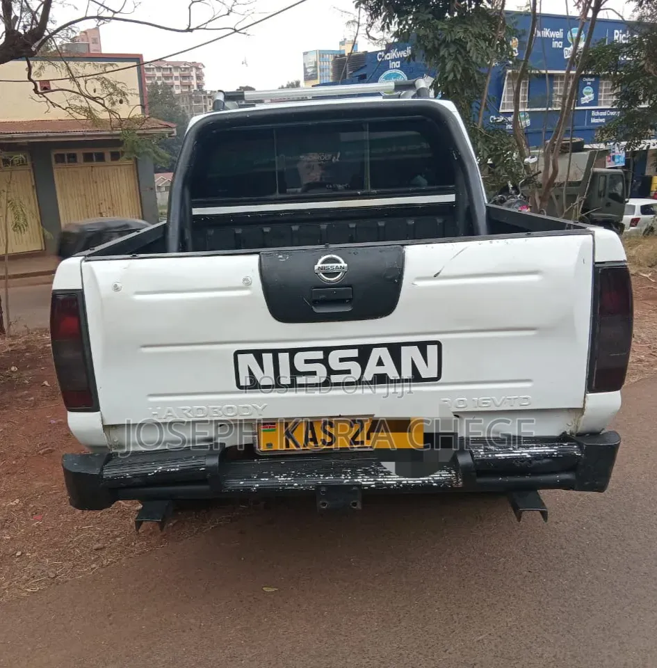 Nissan Hardbody 2002 White