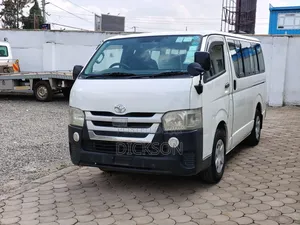 Toyota HiAce 2018 White