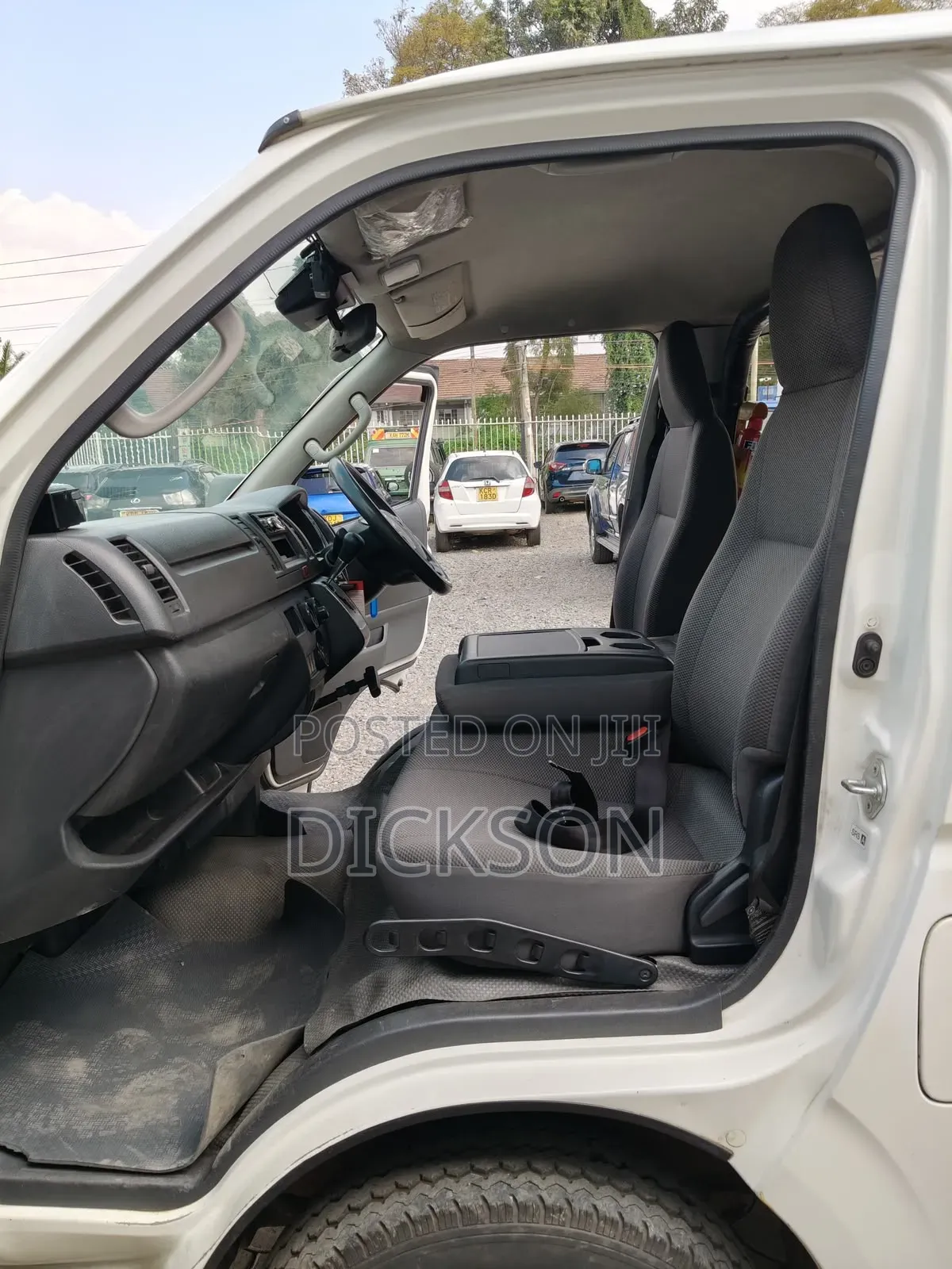 Toyota HiAce 2018 White