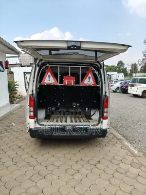 Toyota HiAce 2018 White