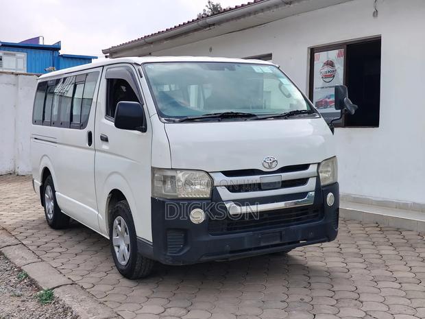 Toyota HiAce 2018 White - thumbnail 5