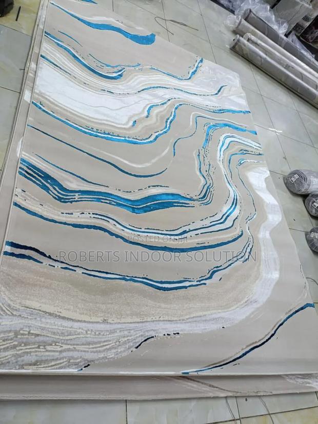 LUVI Luxury Warm Carpet - main view