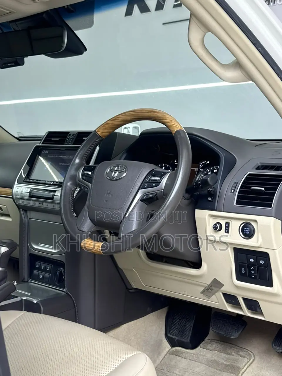 Toyota Land Cruiser Prado 2019 White