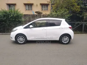 Toyota Vitz 2013 White