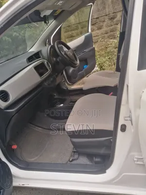 Toyota Vitz 2013 White