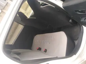 Toyota Vitz 2013 White