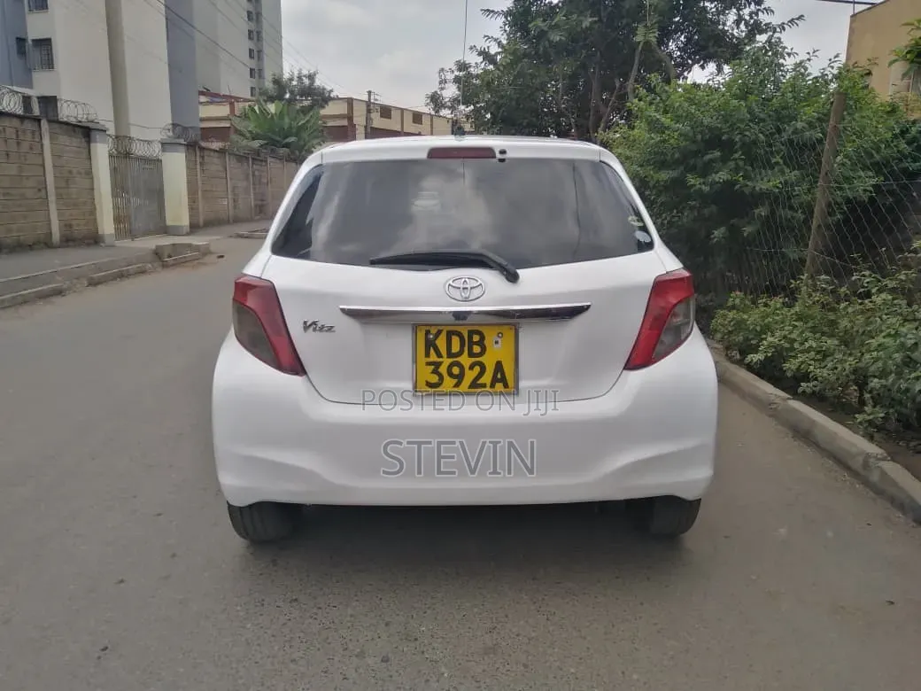 Toyota Vitz 2013 White