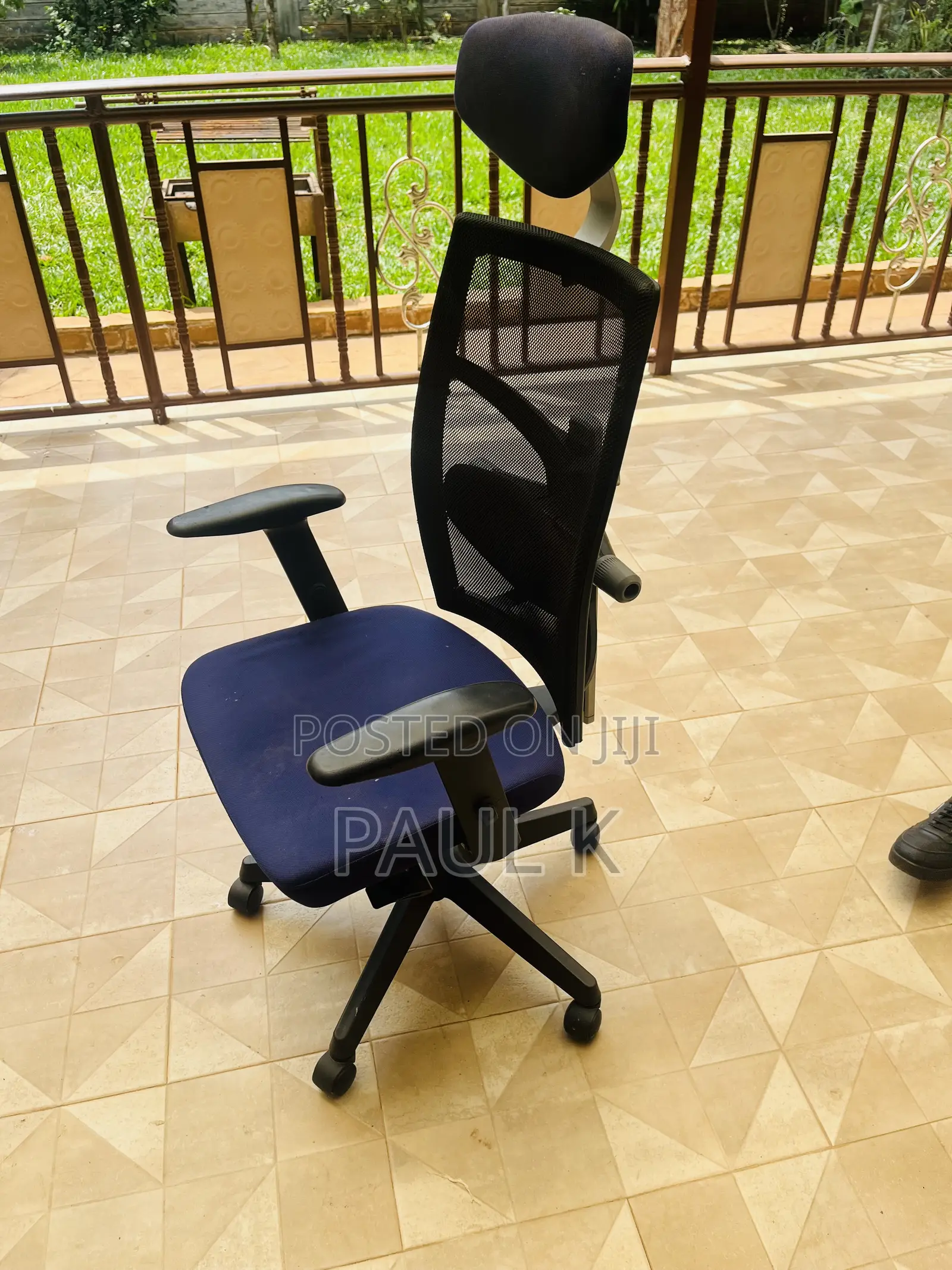 Ergonomic Mesh Office Chair With Headrest