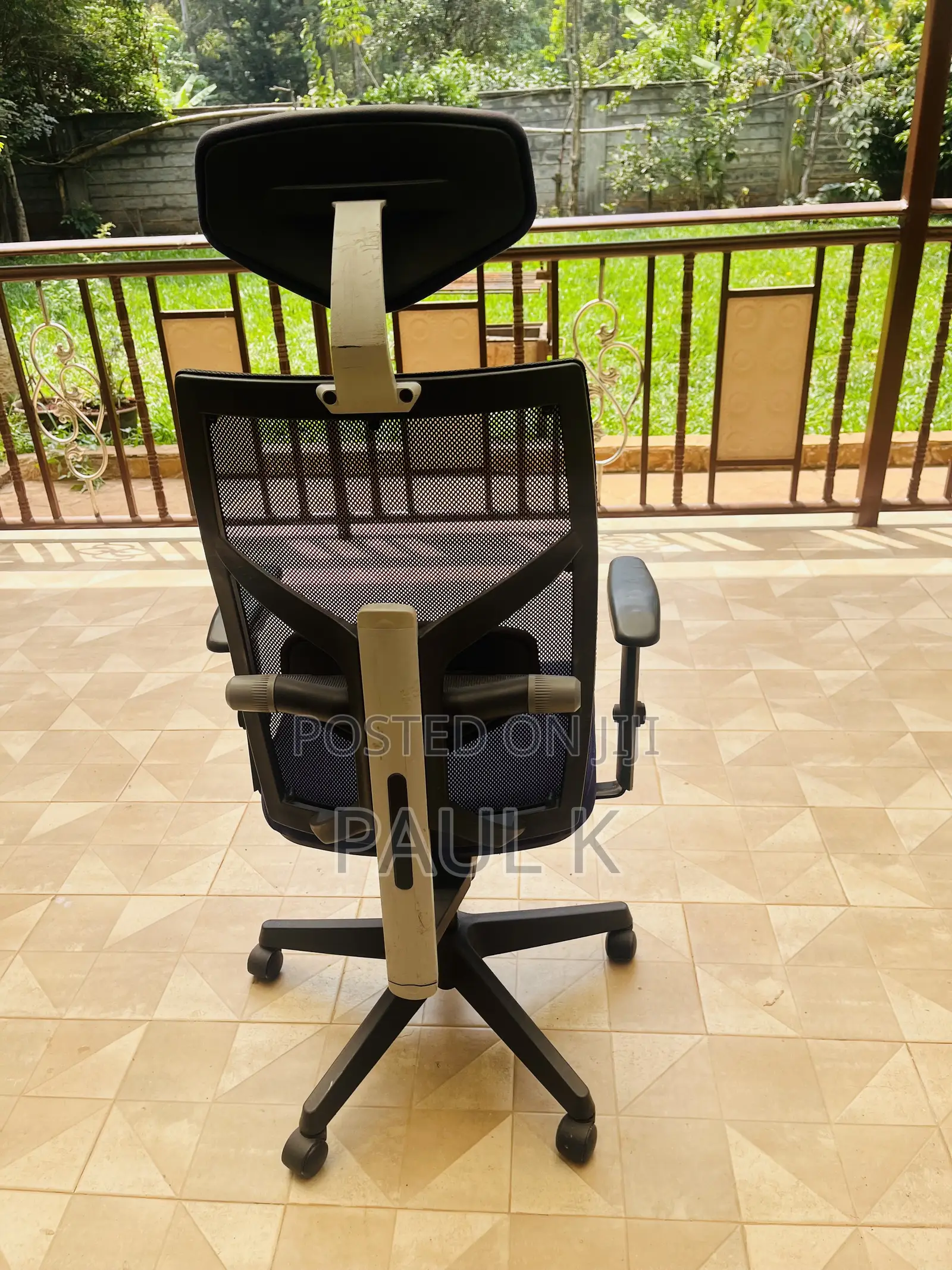 Ergonomic Mesh Office Chair With Headrest