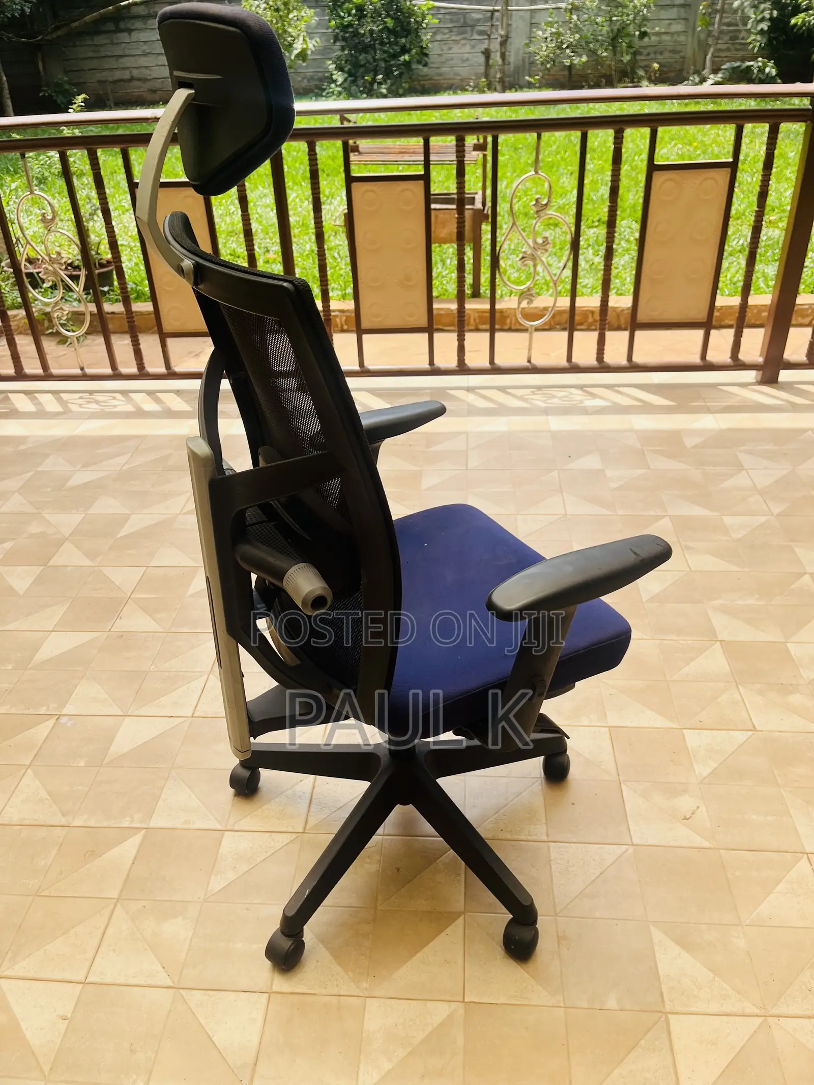 Ergonomic Mesh Office Chair With Headrest