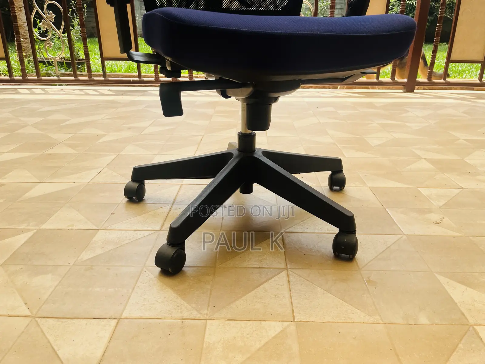 Ergonomic Mesh Office Chair With Headrest
