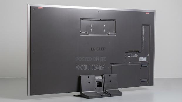 LG Uj6300 TV - main view