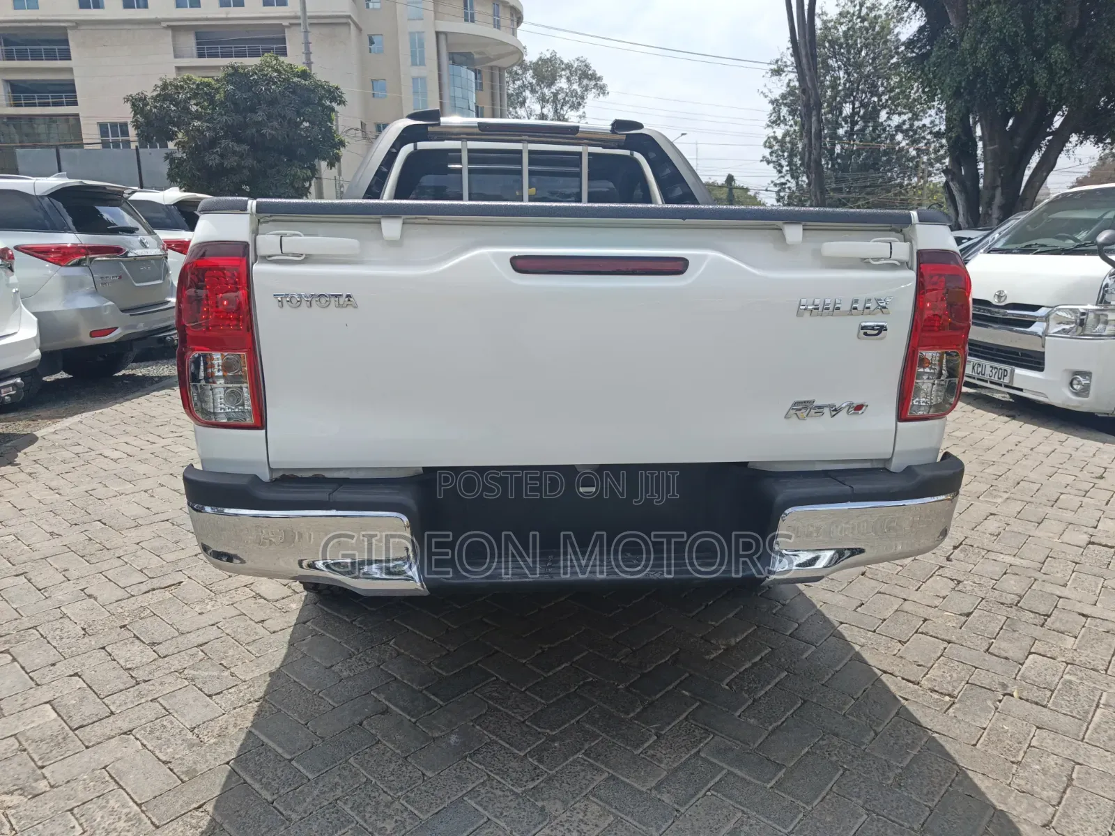 Toyota Hilux 2019 White